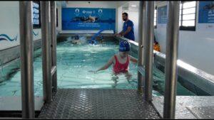 Bouches-du-Rhône : un camion-piscine itinérant pour apprendre à nager aux enfants